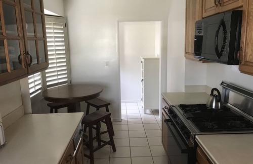 Westchester House | 10 Minutes from LAX, Freeways & Beach - Easy Access to all that LA has to offer!