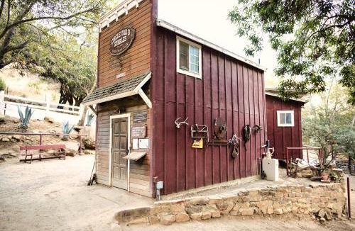 Santa Barbara County Hotel | 100 m² Hotel ∙ 2 bedrooms ∙ 8 guests