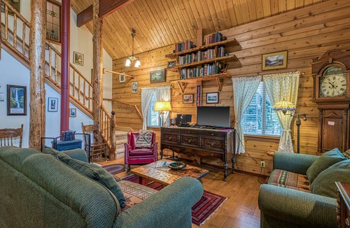 Al Tahoe Cabin | 110 m² Cabin ∙ 3 bedrooms ∙ 6 guests