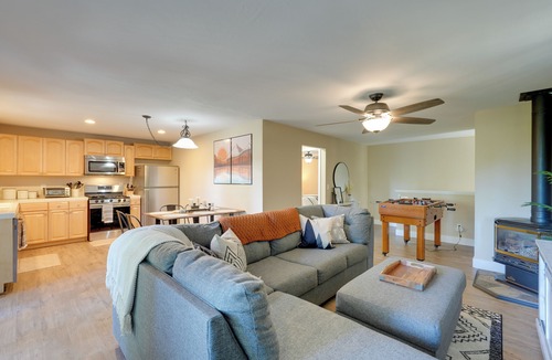 Pollock Pines Cabin | 12 Mi to Apple Hill: Family-Friendly Cabin Retreat