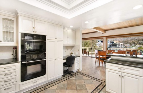 Avalon House | 122MT-Ocean VIEWS! 3BDR Avalon House, ,Harbor and City Views, A/C, 6-Seater Cart