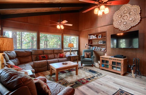 North Wawona Cabin | 125 m² Cabin ∙ 3 bedrooms ∙ 9 guests