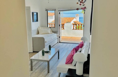 Avalon Villa | 129 m² Villa ∙ 3 bedrooms ∙ 6 guests