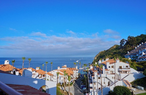 Avalon Condo | 13/46 Fully Remodeled - Street level -2bd/2bath with 6 passenger Golf Cart