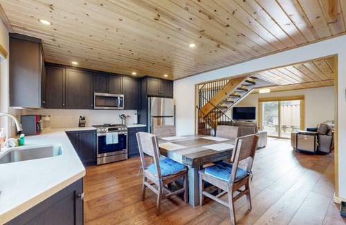 Lake Forest House | 131 m² House ∙ 3 bedrooms ∙ 7 guests