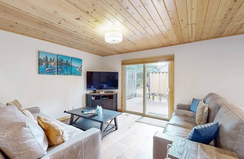 Lake Forest House | 131 m² House ∙ 3 bedrooms ∙ 7 guests