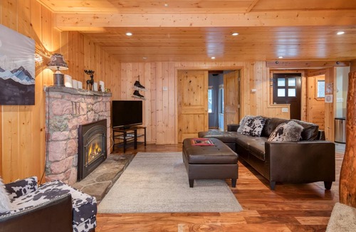 Tahoma House | 135 m² House ∙ 3 bedrooms ∙ 6 guests