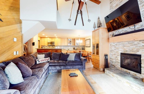 Mammoth Lakes Condo | 139 m² Condo ∙ 3 bedrooms ∙ 9 guests