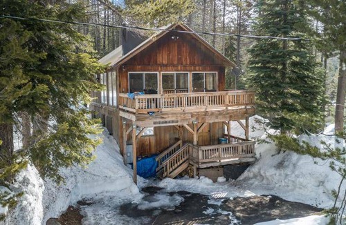 Big Creek House | 139 m² House ∙ 3 bedrooms ∙ 12 guests