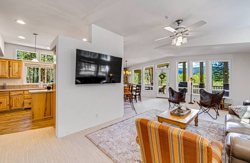 Sloat House | 139 m² House ∙ 3 bedrooms ∙ 6 guests