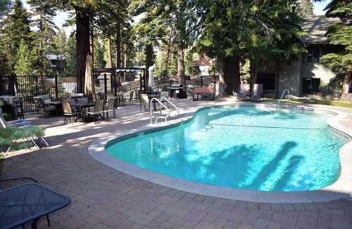 Mammoth Lakes Condo | #142 A corner unit with a view of Mammoth Mountain from the dining area