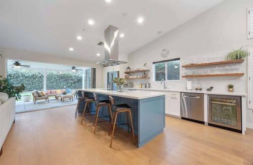 Mount Wilson House | 159 Burbank Oasis | Spa, 4BR Near Warner Bros