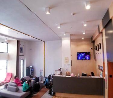 Theater District Hostel | 16 m² Hostel ∙ 3 guests