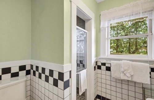 Avalon House | 176MT Middle Terrace