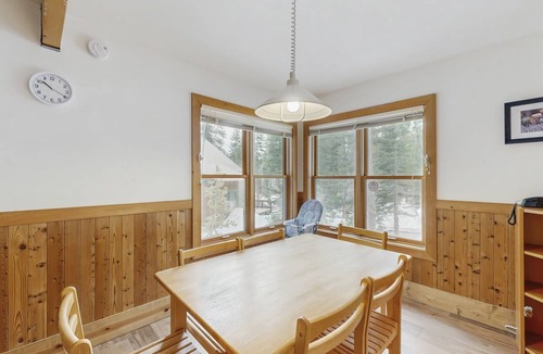 Serene Lakes House | 177 m² House ∙ 4 bedrooms ∙ 10 guests