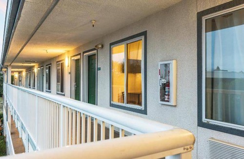 Rancho Cordova Hotel | 18 m² Hotel ∙ 4 guests