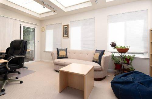 West Menlo Park House | 184 m² House ∙ 3 bedrooms ∙ 5 guests