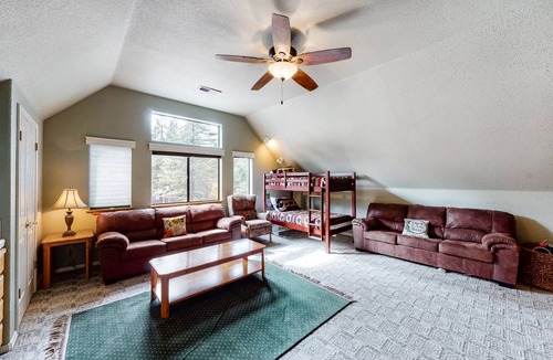 Granite Ridge House | 196 m² House ∙ 4 bedrooms ∙ 10 guests