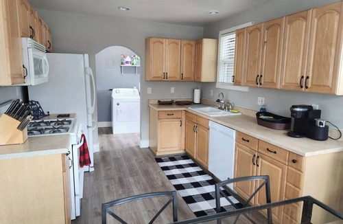 Stockton House | 2/1 Cozy Home in the Heart of the City