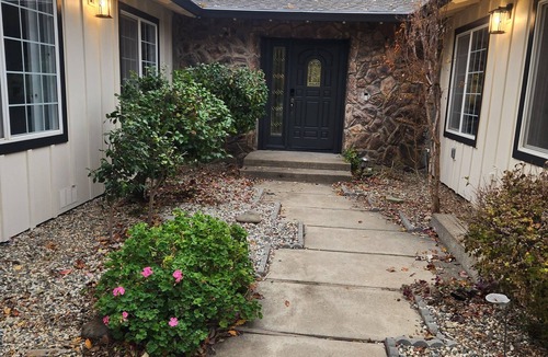 Red Bluff House | 2 acres 3 bed 3.5 bath on the Sacramento River.
