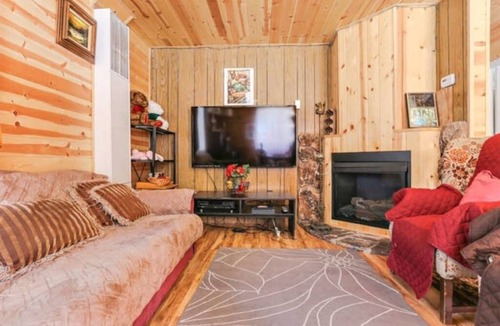 South Lake Tahoe House | 2-BD House at Center of Lake Tahoe