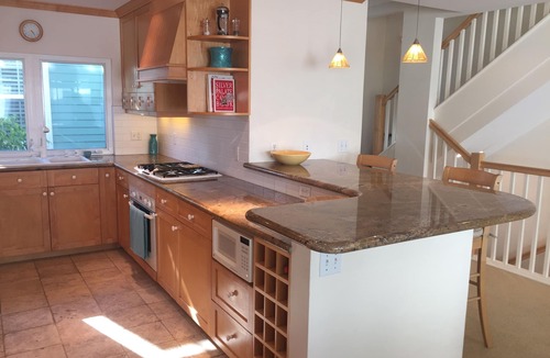 Central Mission Beach House | 2 Bedroom Townhome 2 Mins. to the Beach