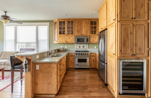 Los Olivos House | 2 Br/1.5 Ba - Craftsman Cottage - Downtown Los Olivos