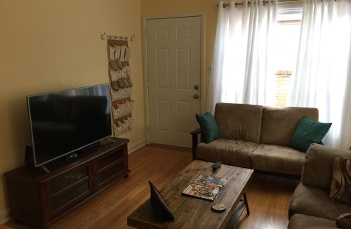East Sacramento House | 2 BR/1 Bath East Sac Guest House Near Downtown & Midtown