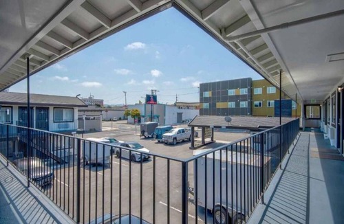 Downtown Apartment | 2 Full Beds | Non-Smoking, Kitchen