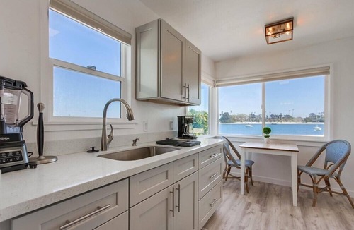 Mission Beach House | 2 Levels of Waterfront * Bay View Patio * AC