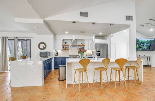 Racquet Club Estates House | 2 Mi to Dtwn: Pet-Friendly Home in Palm Springs