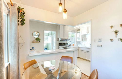 Magnolia Park House | 2 Mi to Griffith Park: Chic Home w/Private Patio