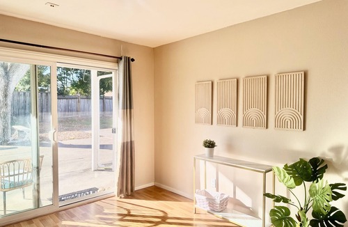 Shoreview House | 20%OFF! Chic Home with Expansive big Backyard
