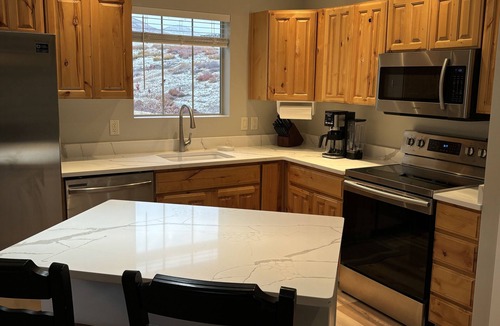Park City Condo | 2026 Renovated, RH King Bed, Ideal Location Skiing Deer Valley East Village, PC