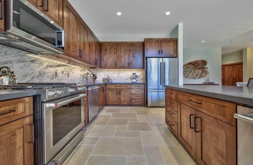Lakeside Park Condo | 213 m² Condo ∙ 4 bedrooms ∙ 10 guests