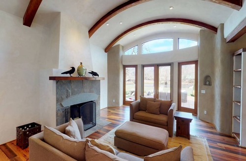 Kenwood Other | 221 m² Accommodation ∙ 2 bedrooms ∙ 4 guests