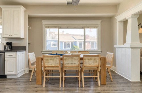 West Newport House | 245 m² House ∙ 4 bedrooms ∙ 10 guests