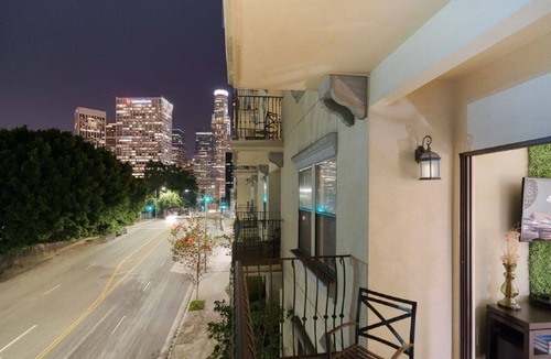 City West Apartment | 253722 DTLA Penthouse Level Suite