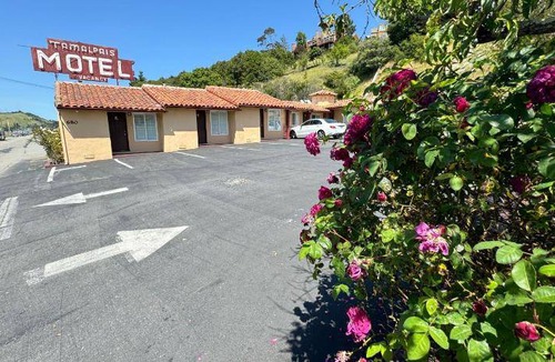 Strawberry Hotel | 27 m² Motel ∙ 3 guests