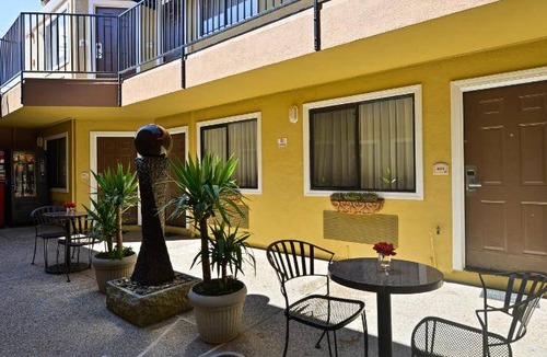 Downtown Hotel | 27 m² Motel ∙ 4 guests