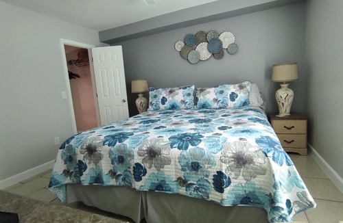 Sarasota Apartment | 2BR/2BA Apartment Sienna Park.