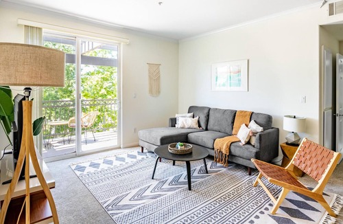 Thousand Oaks Apartment | 2BR Apartment in Thousand Oaks