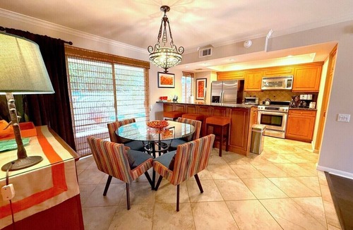 Historic Tennis Club Condo | 2BR Condo | Pool & Hot Tub | Downtown Palm Springs | Mountain Views