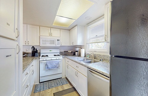 Pacific Beach Cottage | 2BR Condo Steps to the Beach & Blvd-dog-friendly