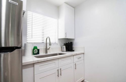 Van Nuys Apartment | 2BR Plus Bonus Room and Pool Access Near Universal Studios
