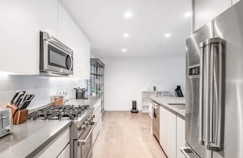 Menlo Park Apartment | 2x2BA Infamous Sandhill pool BBQ