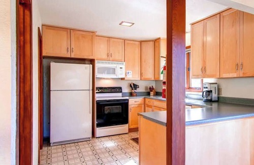 Yosemite West House | 3 Bedroom Cabin in the Woods located in Yosemite Park