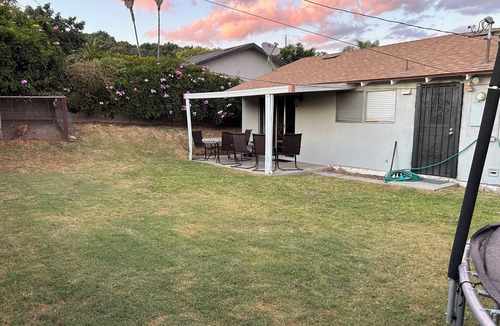 Ventura County House | 3-bedroom house in Santa Paula.nPrivate back yard BBQ's and park nearby.