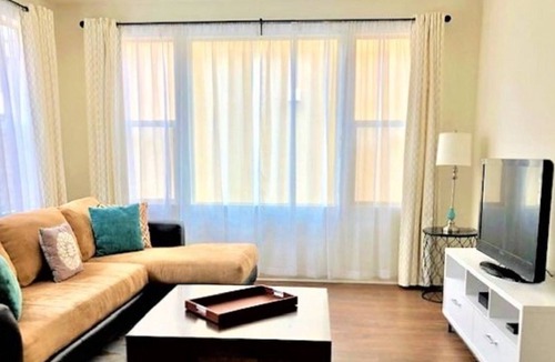 Lake Forest Apartment | 3 Bedroom Single family 460355 by Houzlet