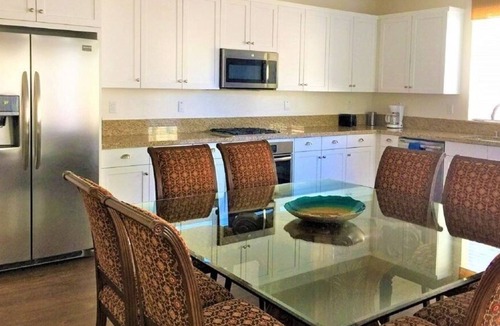 Lake Forest Apartment | 3 Bedroom Single family 460355 by Houzlet
